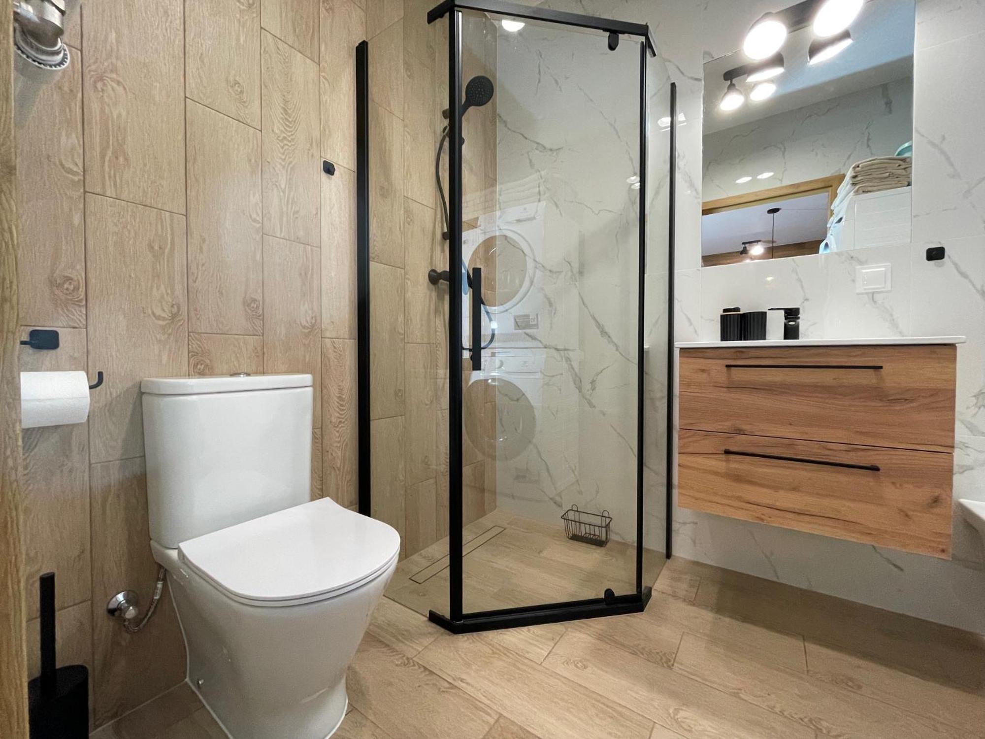 Leilighet Superior Baltea 3 Rooms, 2 Bedrooms, 800m, Air Condition!